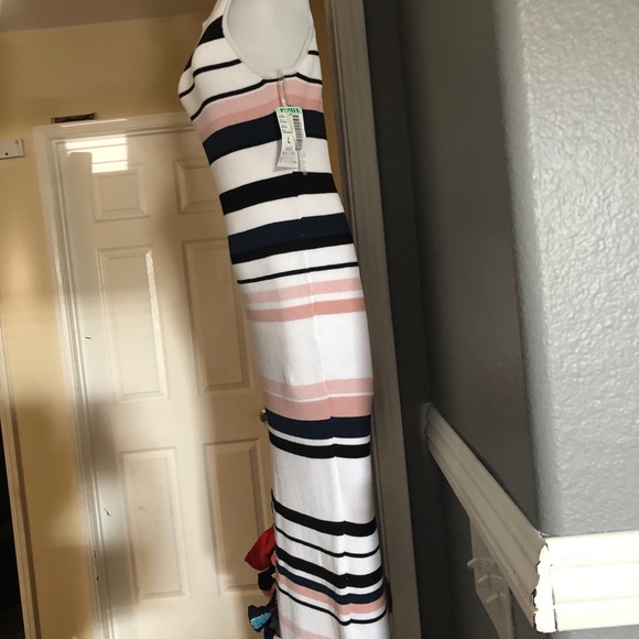 Dress - Picture 3 of 3